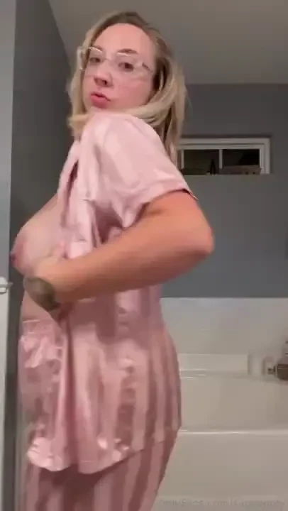 Pretty in my satin pink jammies 