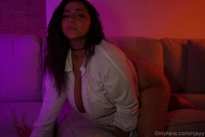 That little crease between the thigh and the ass just somebody get