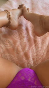 Pretty feet and fat pussy unlock to undress me become a vip and watch