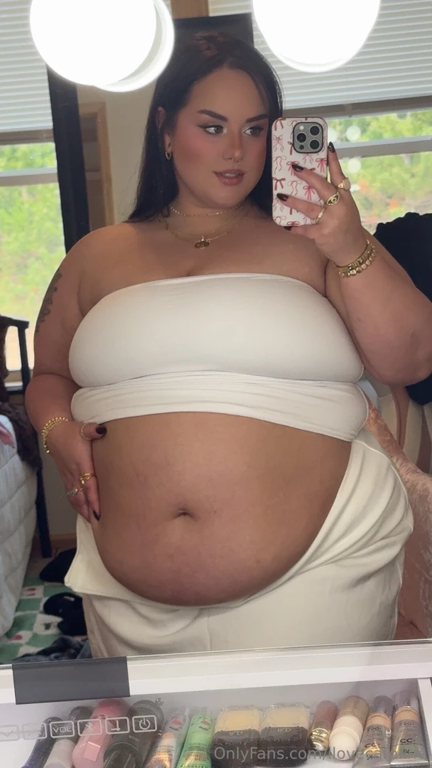 Fill my belly squeeze my softness watch me loose control 