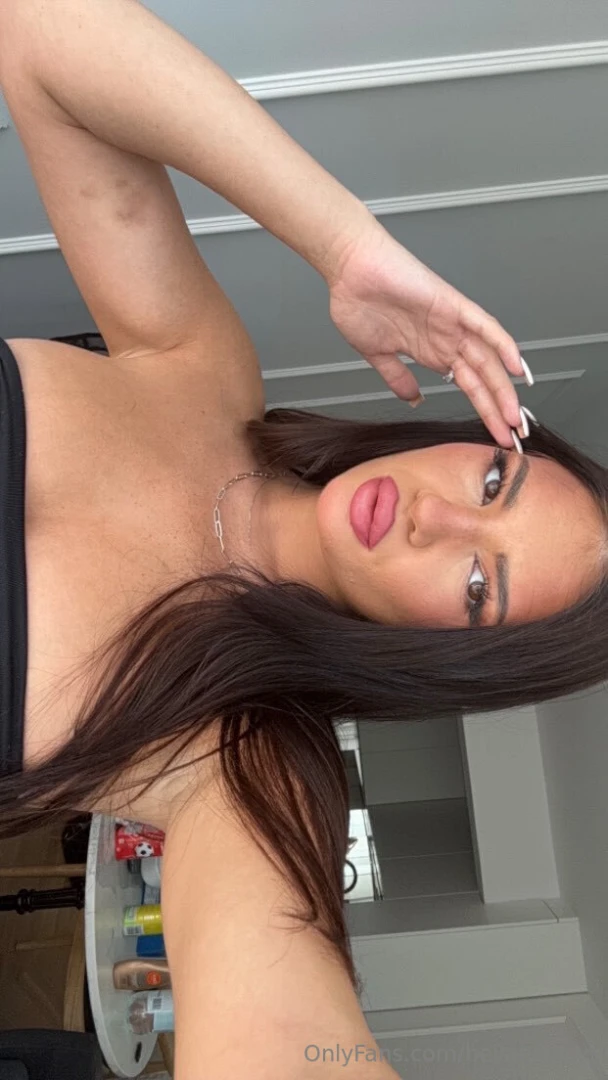 Sjukaste annalindblom har skaffat of sexigaste tjejen n gonsin och hon 