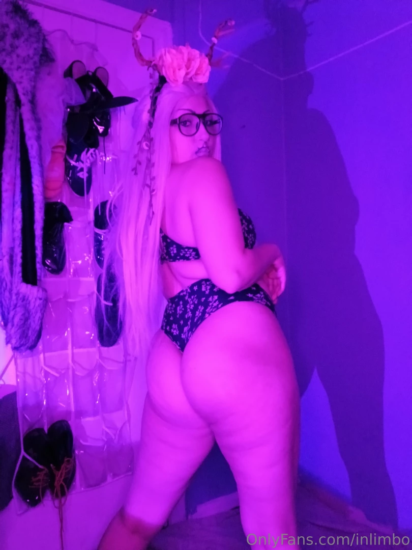 A very spring themed set with flowers part 2 