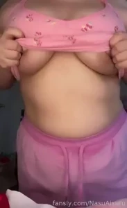 Omg im back and i have tits