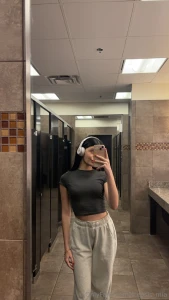 Doing my squats for you