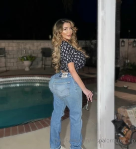 Should i get into my bikini and get into the pool and make content