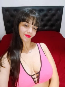 Give 15 likes to my posts if you think i m pretty