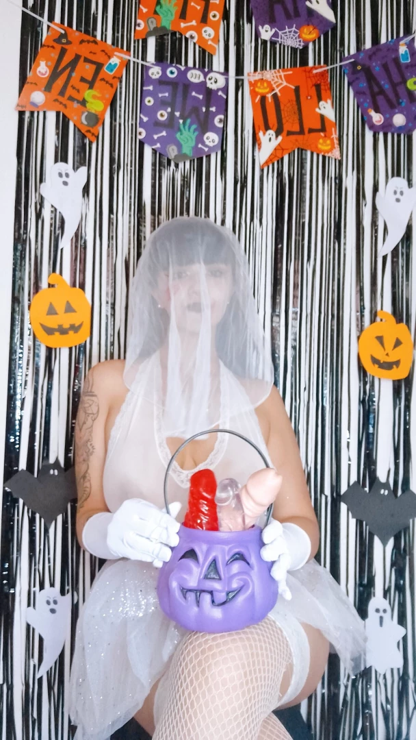 Which of the 3 dildos do you think i started playing with 