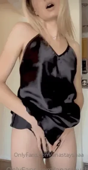 Do you like to see me stroking my body undress me soon and explore all 