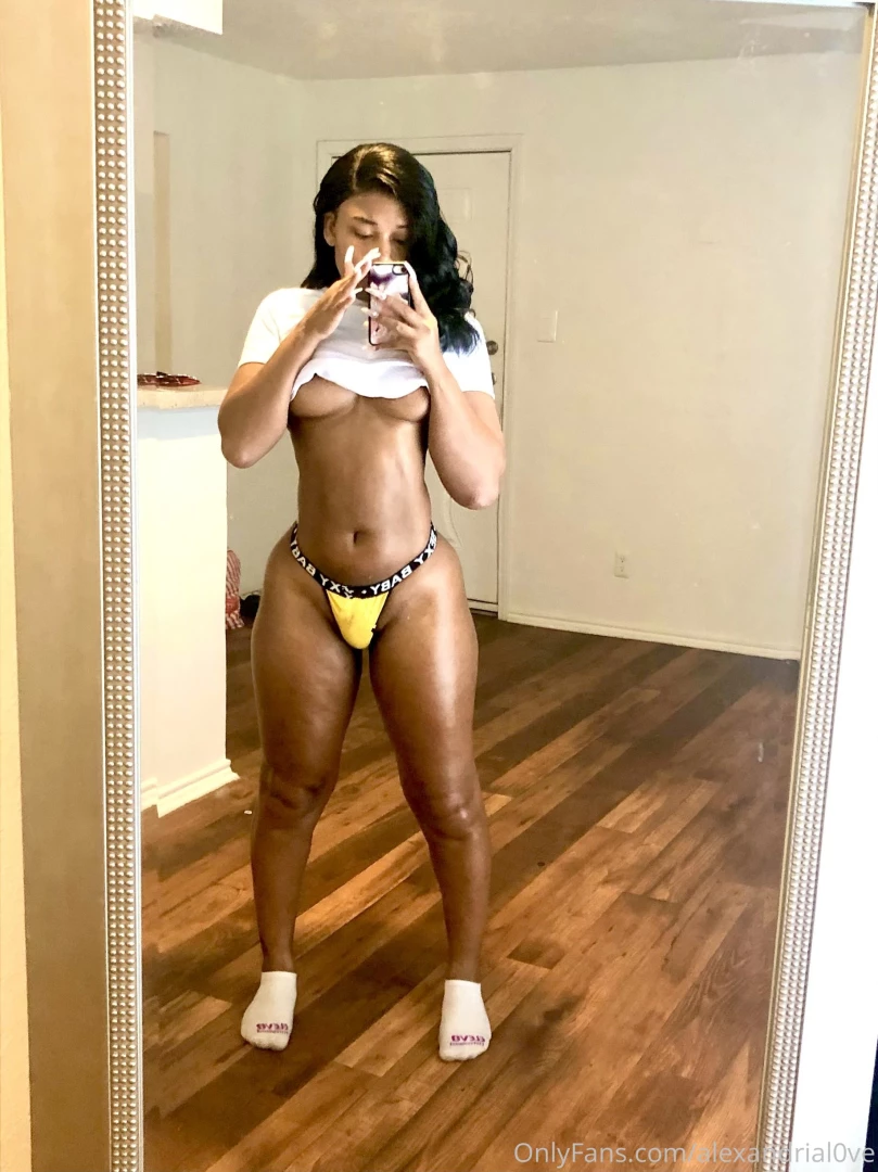 Wake up to a bad bitch have a good day 