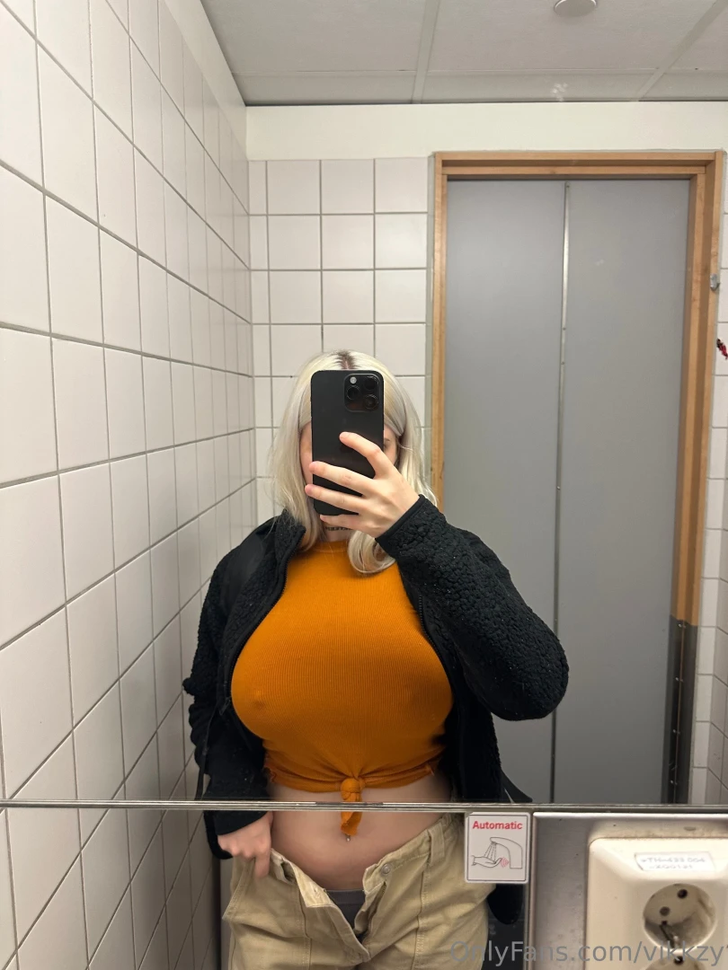 Everybody was staring at my tits in the airport wonder whyyy part 1 