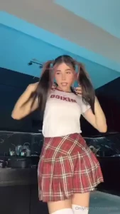 La la lisa can you teach me japanese i say hai hai