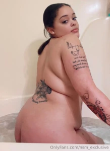 Big bubbly bathtub farts