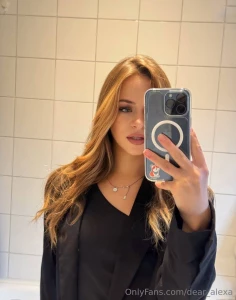 Itsmezoe now wet she loves having her juicy ass squeezed this angelic part 457