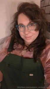 I think i look cute in overalls