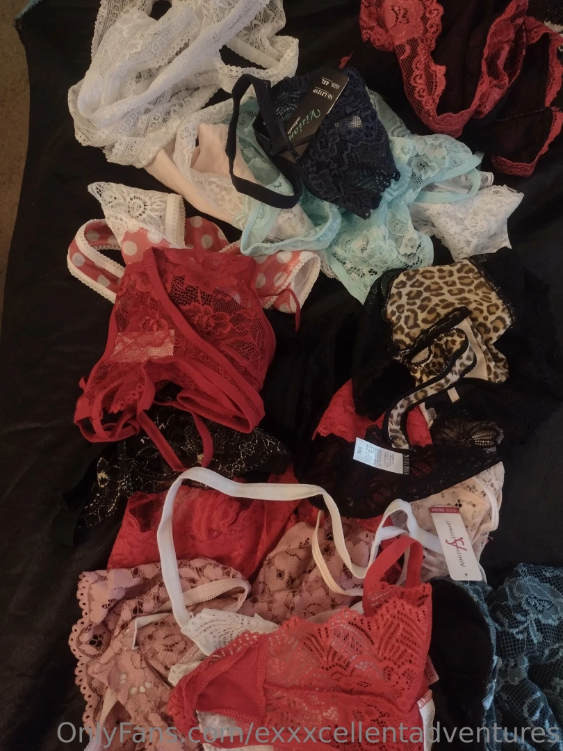 Who wants to sniff my panties a personalized gif with each pair of me 