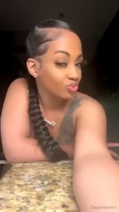 I m horny dm me til i cum