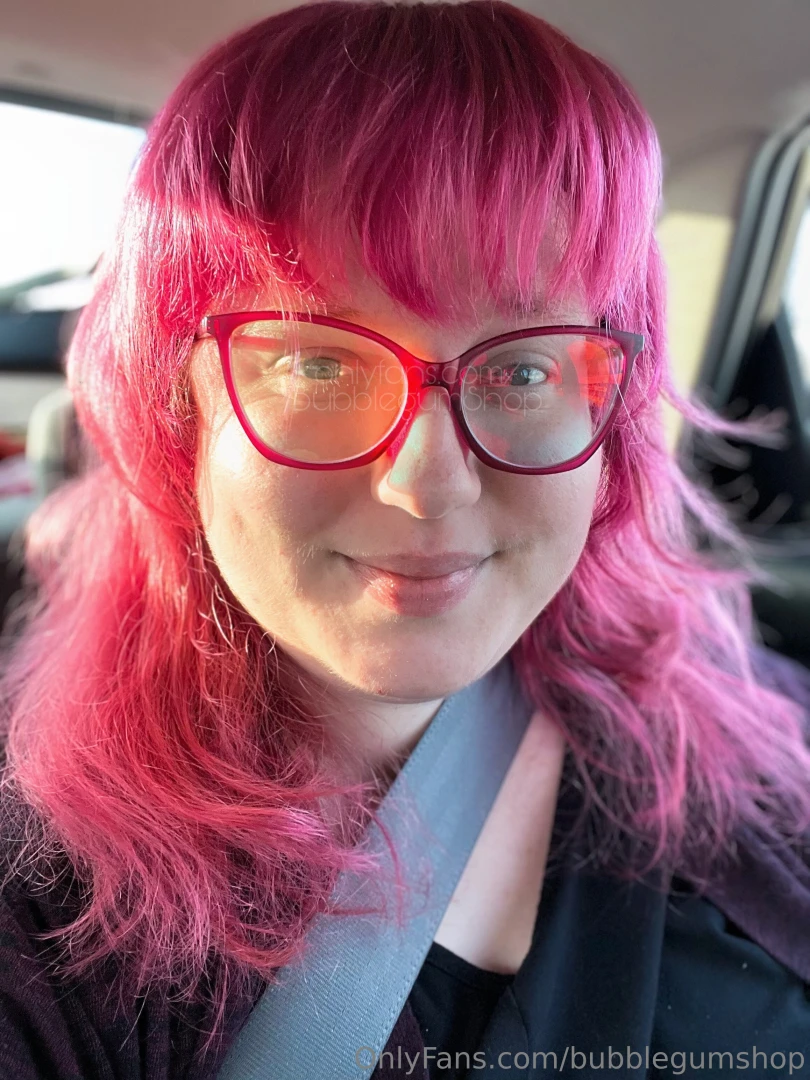 Am i cute in my new shaggy haircut i love it so much 