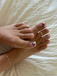 Do my feet look good enough to suck