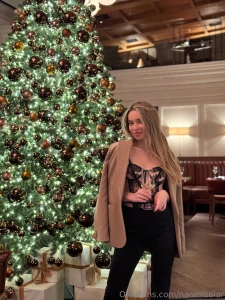 The holidays are over but there are still such beautiful decorations