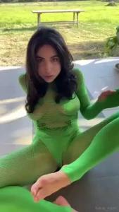 I can be a model for yoga costumes