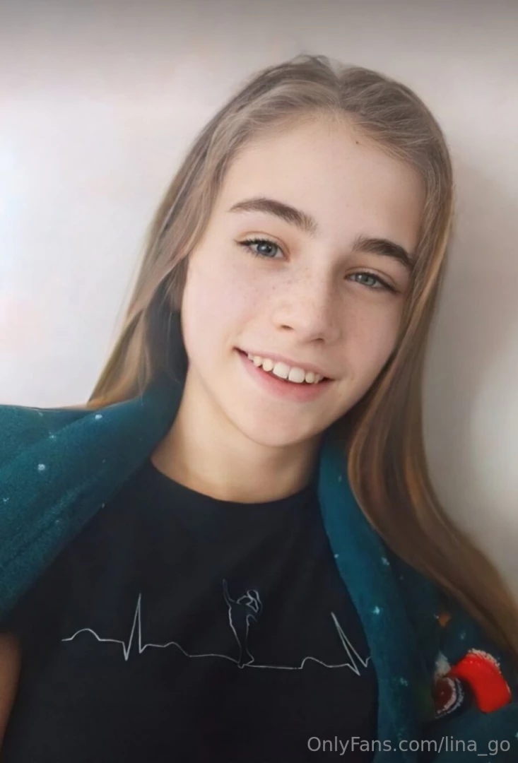 Honeyfoxvip is wet right now busty babe honeyfoxvip honeyfoxvip loves part 99 