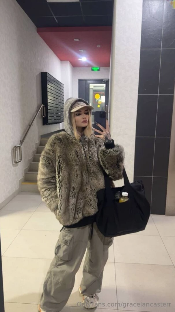 The weather is so cold right now that it s forcing you to dress warmly 