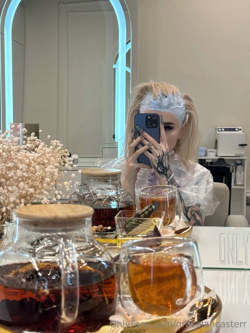 Coloring hair is sometimes a very long and boring process but the 