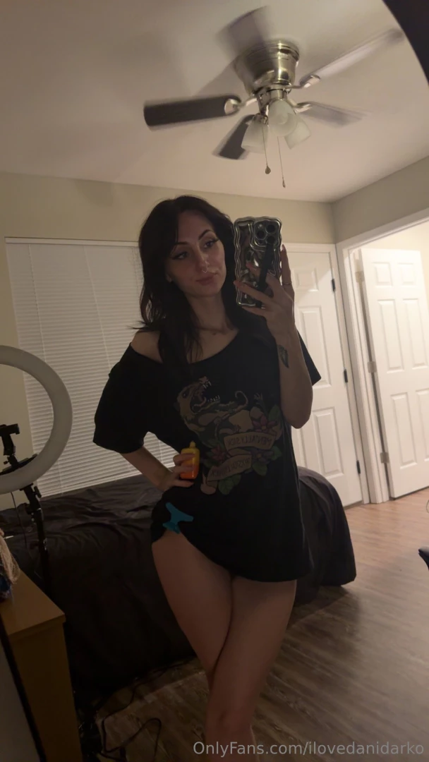 Xxx bundle worth over 1 500 claim below 