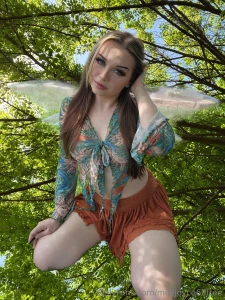 Want instant access to thousands of my pics and vids sub to my vip