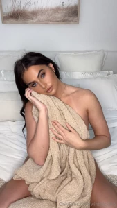 Just uploaded this extra spicy set dm me if you want to see me drop