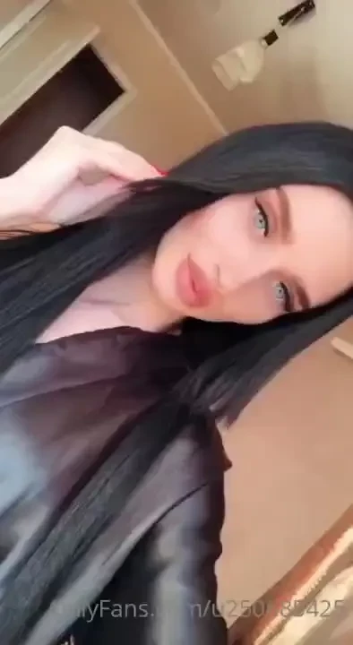 Why are you procrastinating to take this robe off 