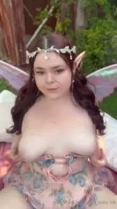 Just a cute chubby fairy trying to convince you to eat her pussy