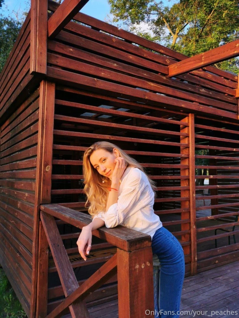 Summer is just on the door do you like how i look with sunshine 