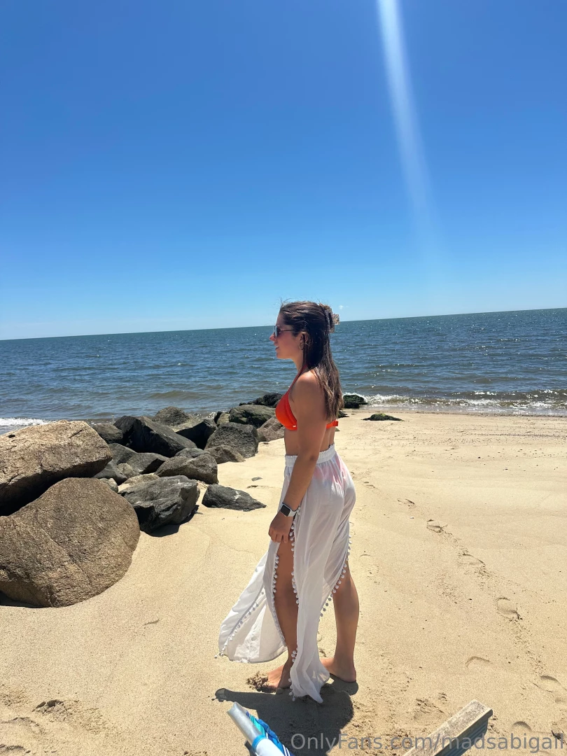 Lost in the sound of the waves 