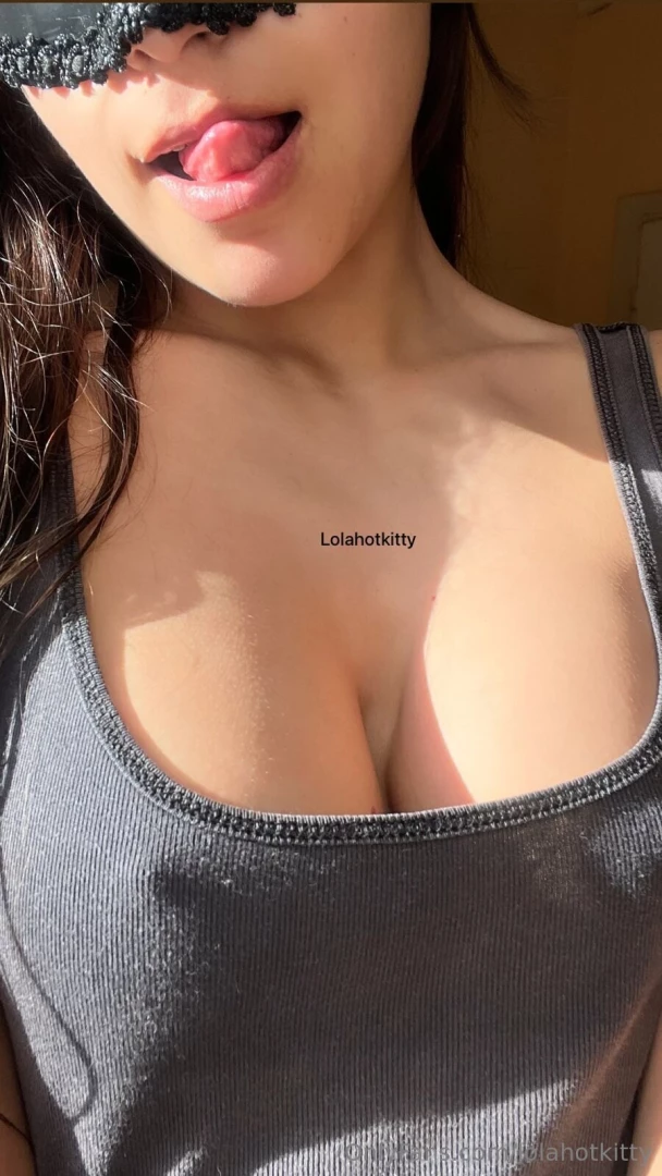 These tits need a tongue to pamper them 