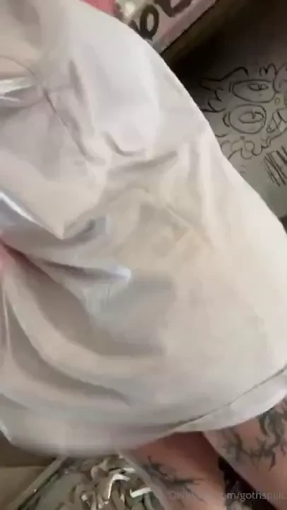 Would you smash in this abandoned building 