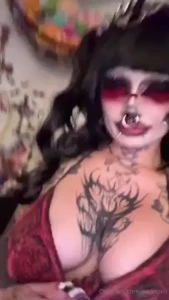 Meet me at the halloween party i wanna fuck