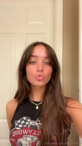 Kiss more worry less