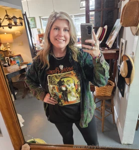 Work dayyyy in my new favorite shirt