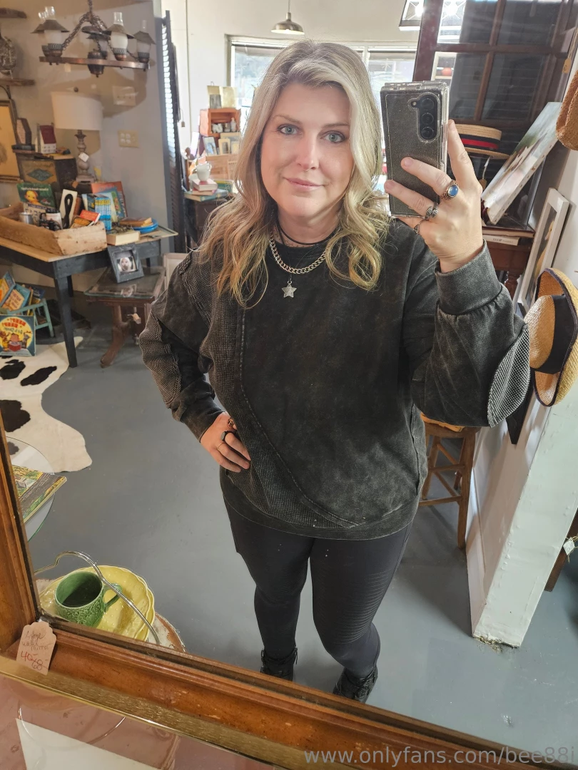 Work dayyyy part 2 utilizing the space heater and coffee maker today 