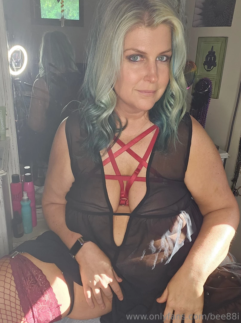 Date night working on a set for this weekend of grwm 