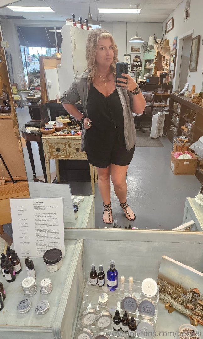 Dressed up a bit yesterday yall might complain about workday posts but 