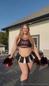 Https onlyfans com urfavkittykatt c372 she is giving away pussy for