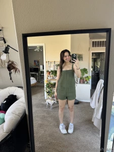 Do i look cute or nah part 1