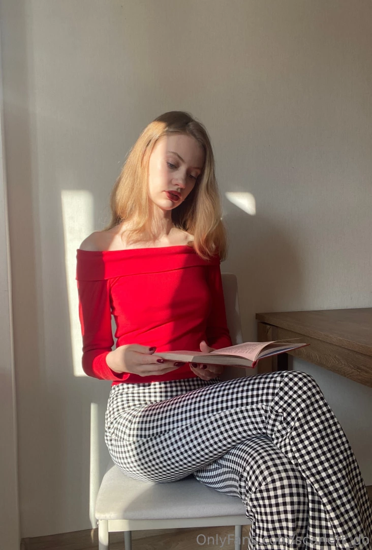 To be honest i m not a fan of reading if i really need to read 