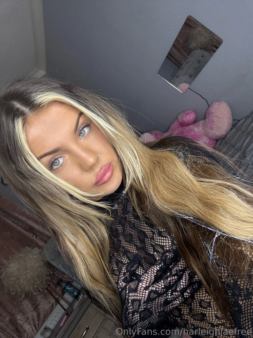 You can see this outfit uncensored on my main harleighjae 