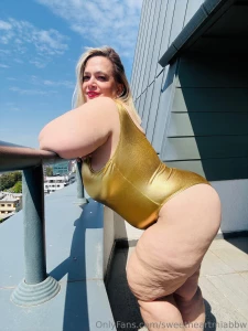 Oh i love sunny days and this new golden swimsuit part 1