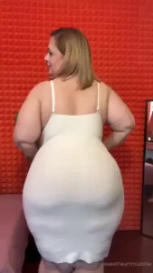 I just love teasing you guys with this dress part 3