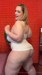 I just love teasing you guys with this dress part 1