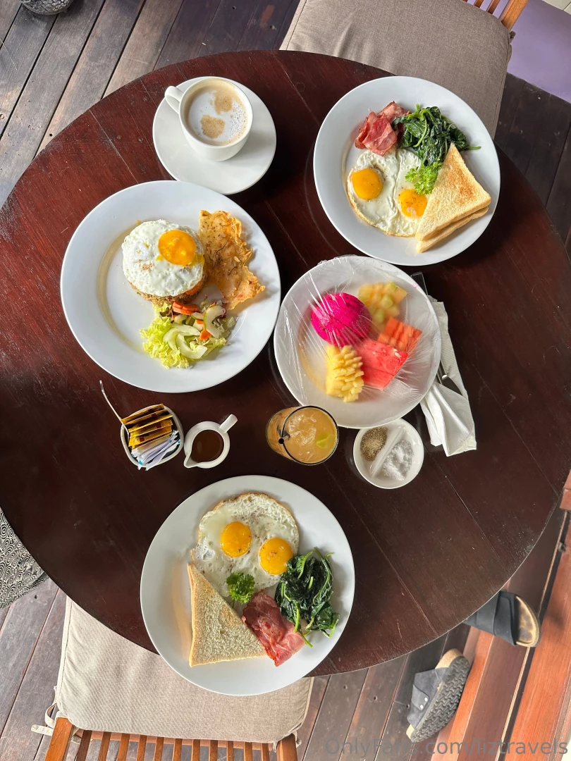 This hotel has the most amazing food i m staying right in the rice part 1 